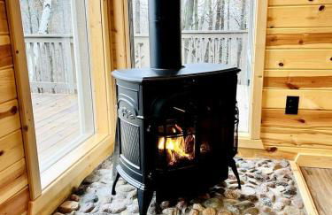 Outstanding Retreat with Dock, Game Space and Lake Views in Wisconsin - Foto 17