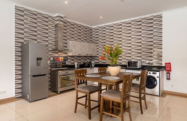 Royale Suites by Arc Royale Luxury Apts - Photo 11