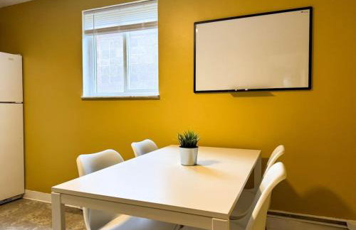 8 Large Apartments with 12 Bedrooms and Parking and WIFI - Foto 70