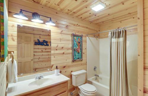 Peaceful Greers Ferry Cabin with Deck and Lake View! - Foto 20