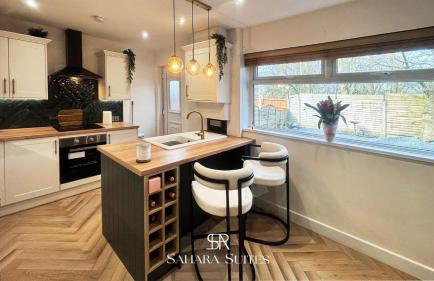 Stylish 2-BR Home sleeps 4 - Contractor & Family - Parking - Foto 7