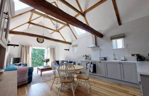 Luxury Victorian Hayloft barn self contained - Photo 12