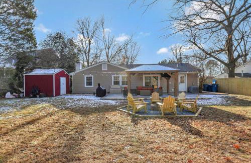 Cozy 4BR Retreat - Private backyard, Gazebo & Grill - Foto 28