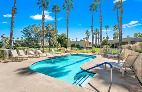 Midnights at the Oasis - Foto 17