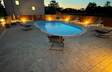 Holiday home “MARKO” with heated pool! - Photo 1