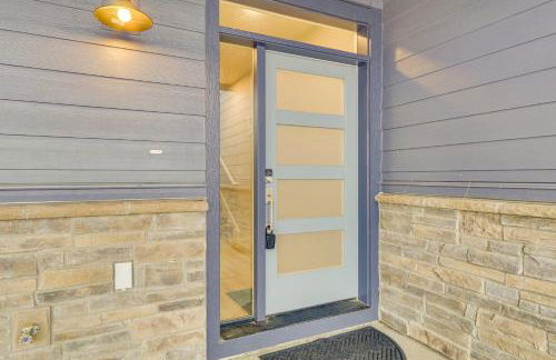 Columbia River Views Spacious Hammond Getaway! - Photo 34