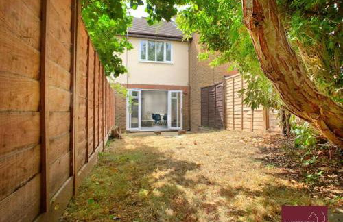 Twyford - Modern 2 Bedroom House - With Garden - Foto 12