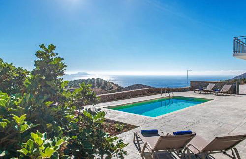 Tranquil sea view villa with private pool, just 2km from the beach! - Foto 1