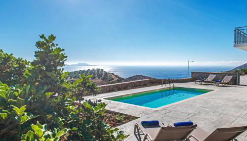 Tranquil sea view villa with private pool, just 2km from the beach! - Foto 1