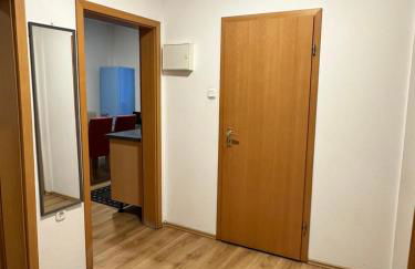 Duisburg FeelHome,Flughafen nah,6-8 Pers,Badewanne,Zentral,Terrasse,Ground Floor - Foto 8