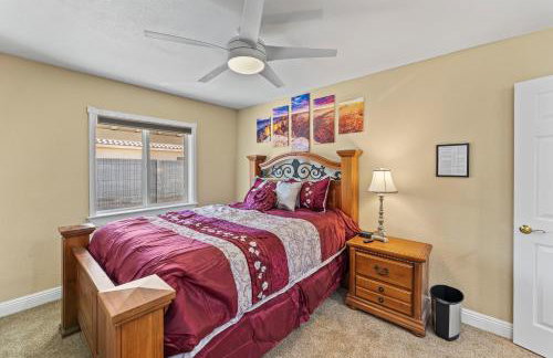 Spacious Desert Getaway! - Photo 10