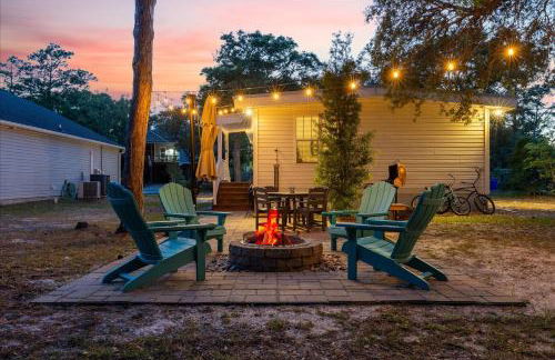 Modern Oak Island Escape 1 Mile to Long Beach! - Foto 1