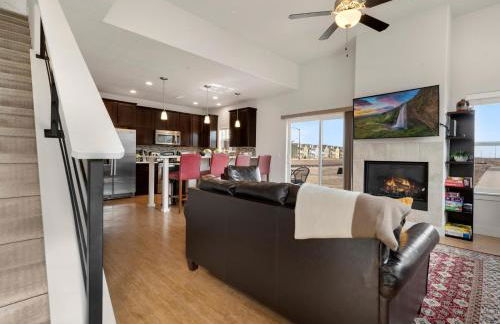 Modern Townhome Steps From the Brewery District! - Foto 16