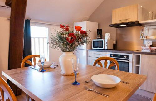 Logements calmes avec piscine, jardin et parking - Photo 18