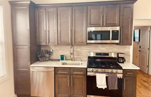 OoohLaLa! 2 Beds and 2 Full Baths w/Free Parking - Foto 58