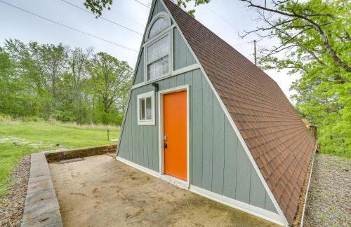 Cozy Cabin w/ Fire Pit: Walk to Lake Taneycomo! - Photo 23