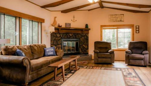 3BR waterfront lake house with dock, gazebo, boats - Foto 2