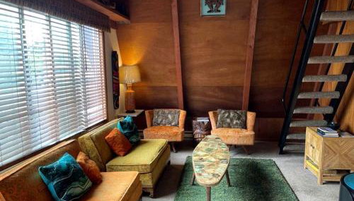 Stunning A Frame with Fantastic Views in Otter Rock, Oregon - Foto 2