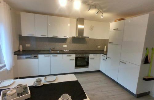 Moderne helle 2,5 Zimmer Wohnung mit großem Bad und Küche in Trossingen - Foto 9