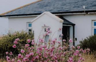 West Cottage by Bloom Stays - Photo 17