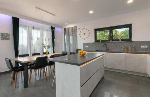 Villa Althea for 8 persons near Labin with 35 m2 heated pool, kids playground & large garden - Foto 20