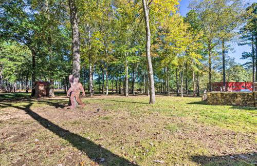 Countryside Cabin Retreat with Outdoor Kitchen! - Foto 35