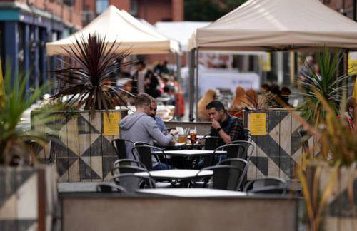 Lewis Apartment 3 Well located Northern Quarter sleeps Upto 8 - Photo 11