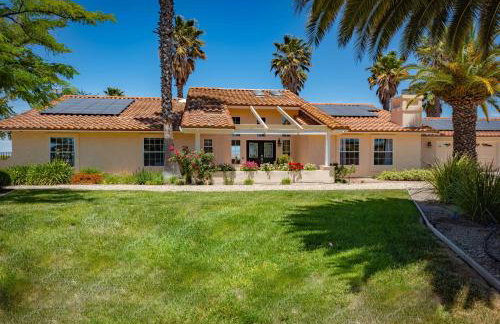 Hilltop Oasis - Foto 1