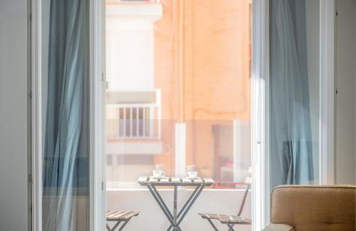 Modern, Stylish Apartment with balcony - Photo 10