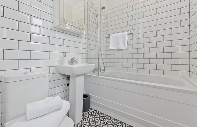 Stylish one Bedroom Flat Near Kew Gardens by Underthedoormat - Foto 12