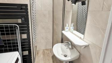 Gîte Rénové - Vue Imprenable Montagne - 2 Chambres - Foto 5, Shower