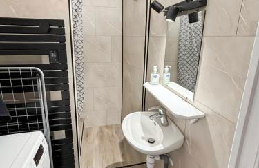 Gîte Rénové - Vue Imprenable Montagne - 2 Chambres - Photo 5