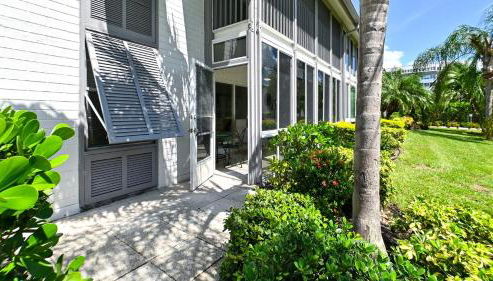 1128 PL Escape to this Pondside Paradise - Foto 2