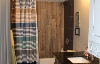 Rustic & Bright 1 Bed Apt. - Photo 9