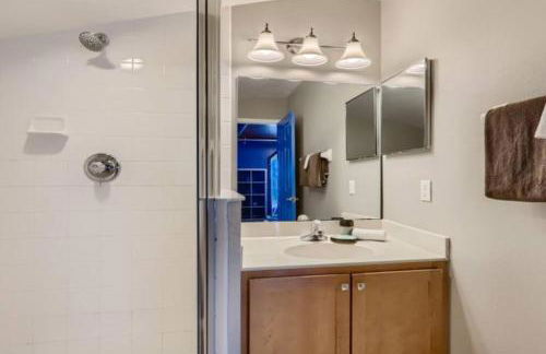 The Marvel Mansion 5BR Pool Home Near Disney World - Foto 37