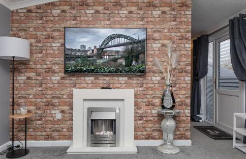 York Family Luxury Cabin with hot tub - Photo 19