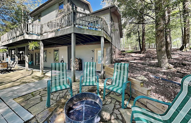 Lured by the Lake - Foto 35