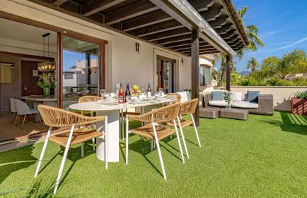 VACATION MARBELLA I Private HEATED Swimming pool, Walking distance to Puerto Banus, Security 24-7, BBQ, WiFi - Photo 20