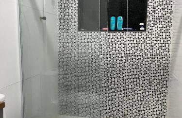 Suite com ar, cozinha, área, churrasqueira para até 4 pessoas - Foto 13