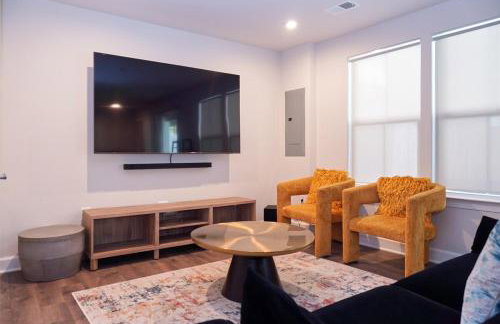 New LUX home close to DC and Metro - Photo 30