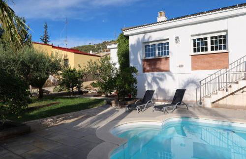 Disfrutar de tu casa con piscina - Foto 1