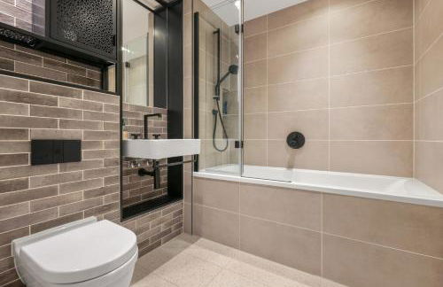 Excel Riverside 2 Bed - Photo 8