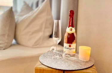 Modernes Appartement "ALTE MÄDCHENSCHULE", inkl Stellplatz, E-Bike Ladestation, Boxspringbett, Business, 2 Personen, gratis Kaffee und Tee, WLAN - Foto 10