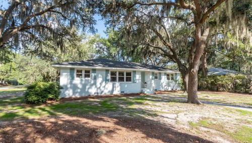 Refinished 3-BR Lowcountry Retreat - Foto 2, Garden