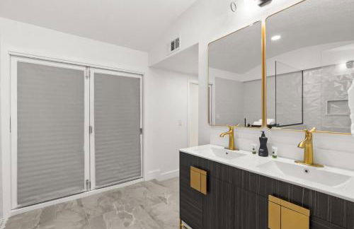 Modern Cactus Home - Luxe with Spa-baths Pool & Firepit - Foto 57