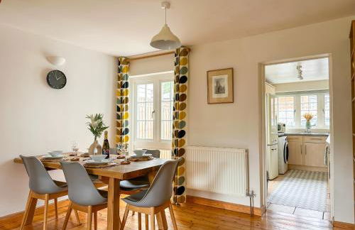 Canterbury Oasis - Modern 2-Bed Home with FREE Parking - Foto 3