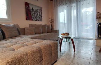 Lucy's next to sea apartment - Photo 16