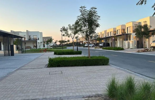 Spacious 3BHK Townhouse-Emaar South Golf - Photo 20