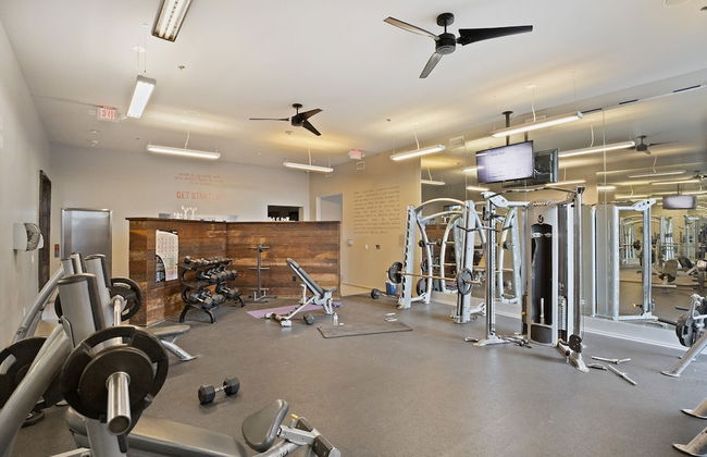 Texas State Sanctuary With Massive Pool Oasis - Foto 23