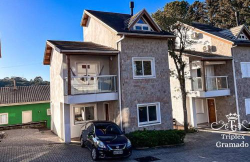 Casa Triplex com 03 Suítes, Cond no Centro Gramado - Foto 1